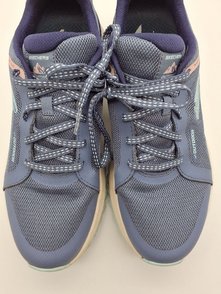 Sketchers Sneakers